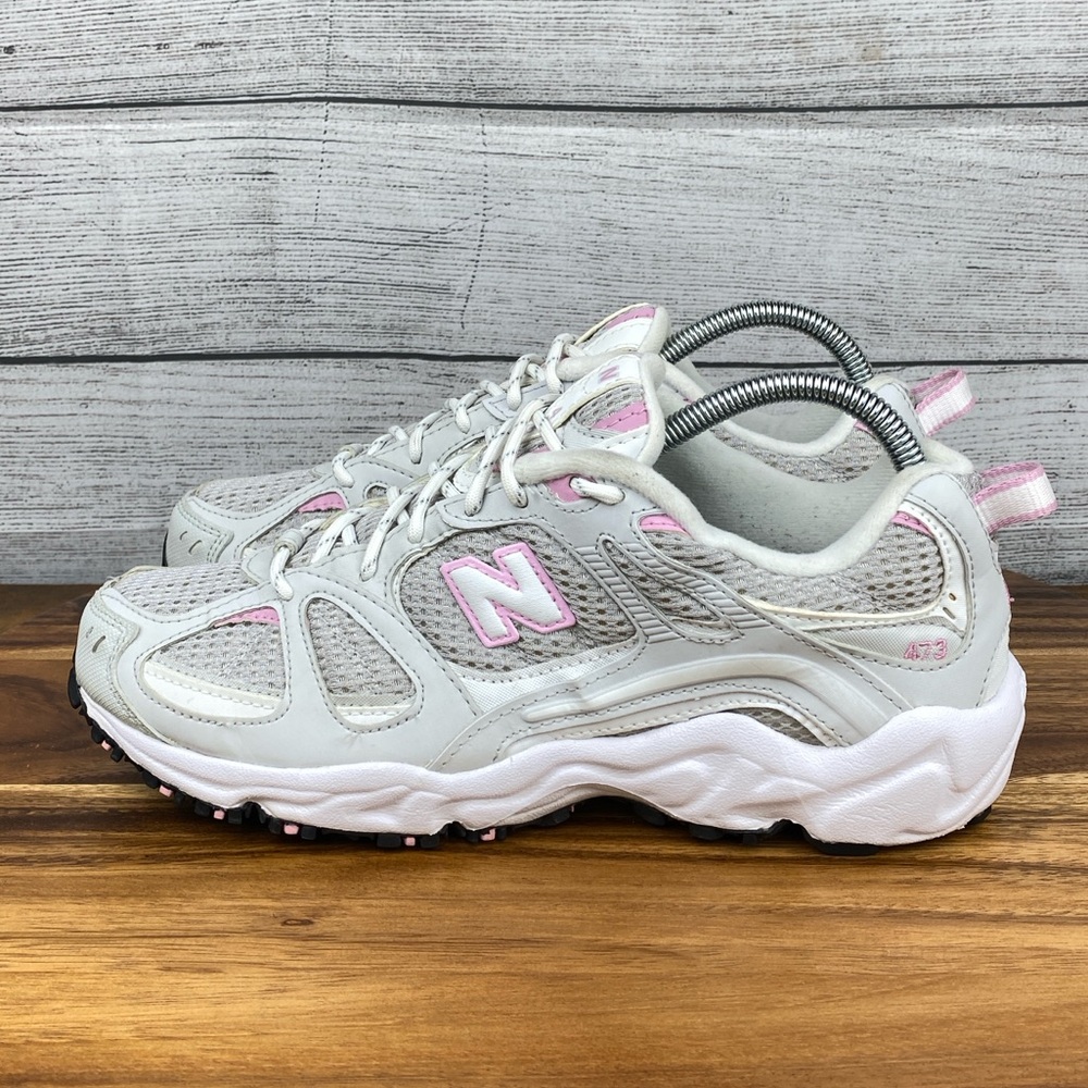 New Balance Women's Sneakers in Gray and Pink